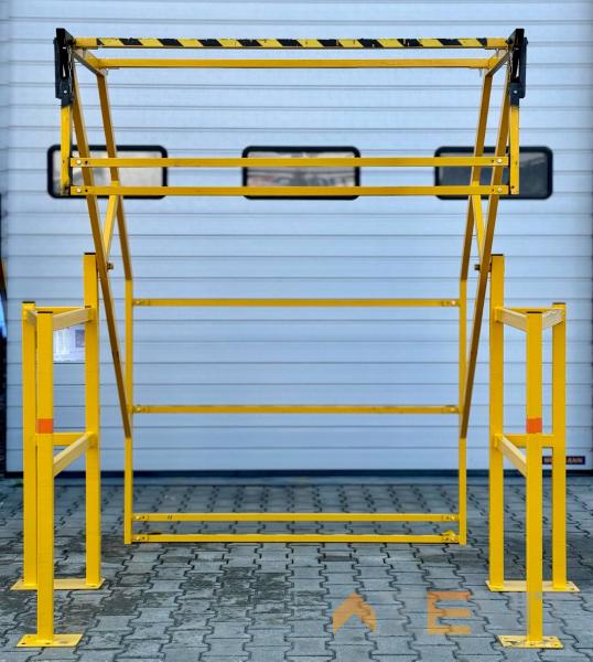 Feladókapu (billenőkapu) festett sárga, használt